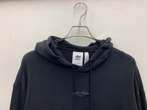 adidas（アディダス）adidas (アディダス) プルオーバーパーカー ブラック サイズ:XLの古着・服飾アイテム