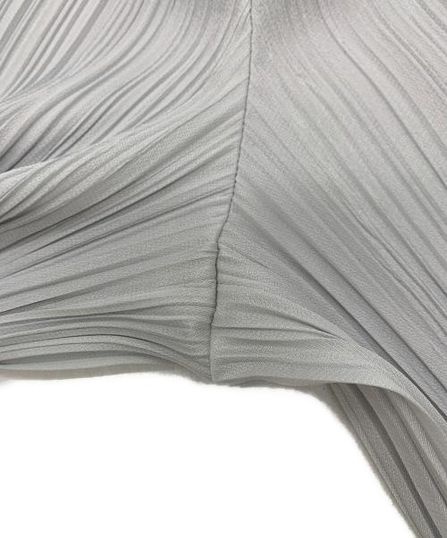 PLEATS PLEASE ISSEY MIYAKE（プリーツプリーズ イッセイミヤケ）PLEATS PLEASE ISSEY MIYAKE (プリーツプリーズ イッセイミヤケ) ■プリーツガウチョパンツ ライトグレー サイズ:1の古着・服飾アイテム