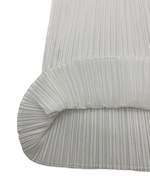 PLEATS PLEASE ISSEY MIYAKE（プリーツプリーズ イッセイミヤケ）PLEATS PLEASE ISSEY MIYAKE (プリーツプリーズ イッセイミヤケ) ノースリーブプリーツカットソー ホワイト サイズ:3の古着・服飾アイテム