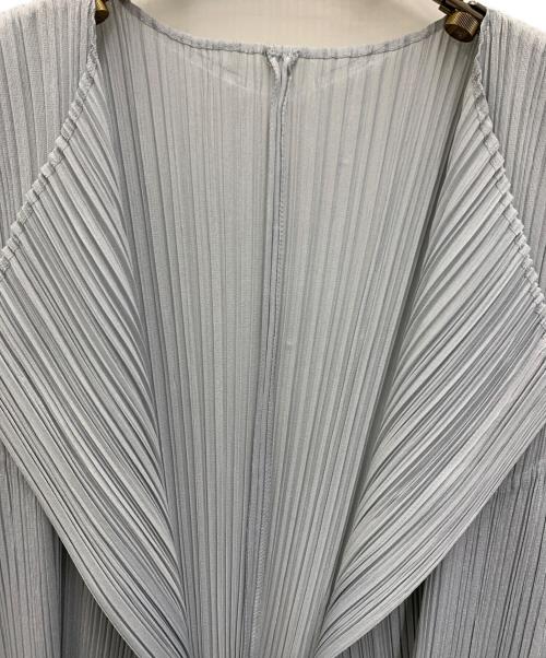 PLEATS PLEASE ISSEY MIYAKE（プリーツプリーズ イッセイミヤケ）PLEATS PLEASE ISSEY MIYAKE (プリーツプリーズ イッセイミヤケ) プリーツカーディガン ライトグレー サイズ:03の古着・服飾アイテム