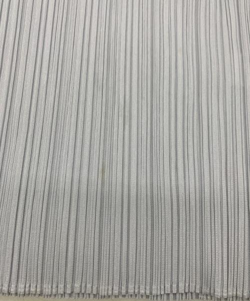 PLEATS PLEASE ISSEY MIYAKE（プリーツプリーズ イッセイミヤケ）PLEATS PLEASE ISSEY MIYAKE (プリーツプリーズ イッセイミヤケ) 半袖プリーツカットソー ライトグレー サイズ:3の古着・服飾アイテム