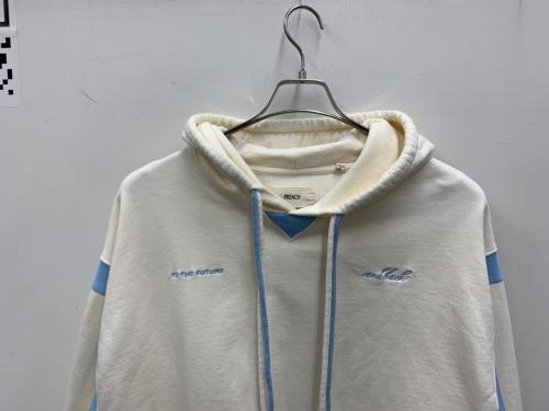 PREACH（プリーチ）PREACH (プリーチ) プルオーバーパーカー ベージュ サイズ:Sの古着・服飾アイテム