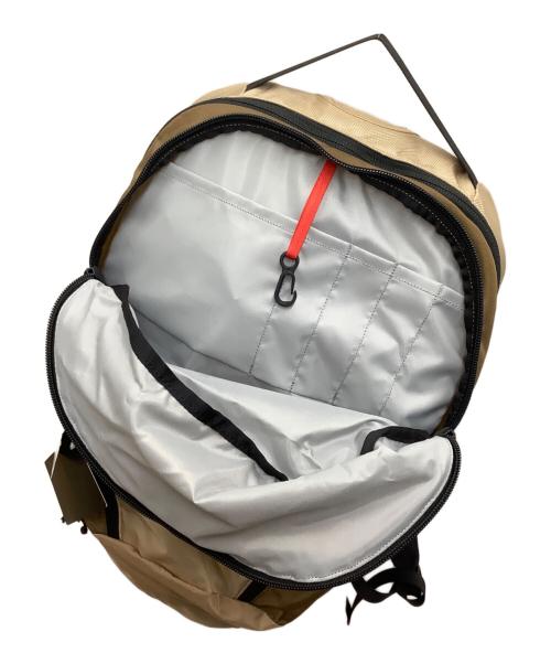 ARC'TERYX（アークテリクス）ARC'TERYX (アークテリクス) BEAMS (ビームス) デイパック ベージュ 未使用品の古着・服飾アイテム