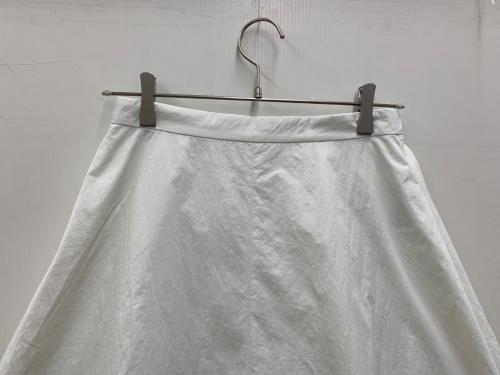 fiina（フィーナ）fiina (フィーナ) バルーンスカート ホワイト サイズ:FREE 未使用品の古着・服飾アイテム