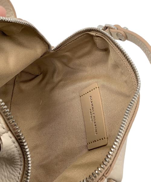GIANNI CHIARINI（ジャンニ キアリーニ）GIANNI CHIARINI (ジャンニ キアリーニ) 2WAYバッグ ベージュ 未使用品の古着・服飾アイテム