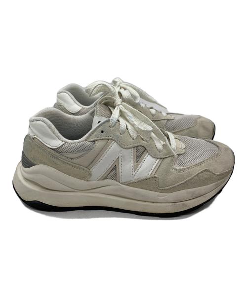 NEW BALANCE（ニューバランス）NEW BALANCE (ニューバランス) スニーカー ホワイト×アイボリー サイズ:25の古着・服飾アイテム