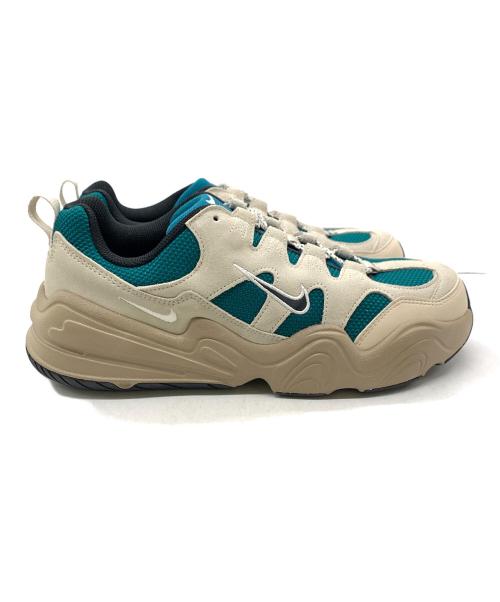NIKE（ナイキ）NIKE (ナイキ) スニーカー ベージュ×グリーン サイズ:28.5の古着・服飾アイテム