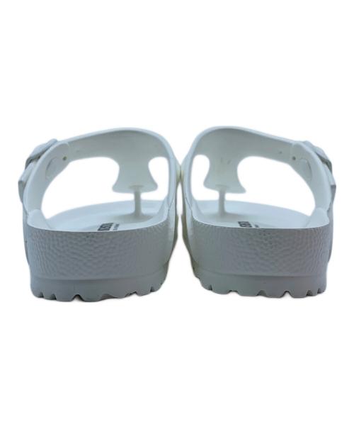 BIRKENSTOCK（ビルケンシュトック）BIRKENSTOCK (ビルケンシュトック) サンダル ホワイト サイズ:25 未使用品の古着・服飾アイテム