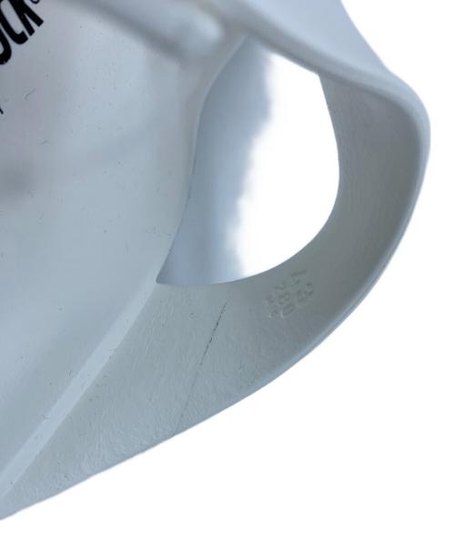 BIRKENSTOCK（ビルケンシュトック）BIRKENSTOCK (ビルケンシュトック) サンダル ホワイト サイズ:28 未使用品の古着・服飾アイテム