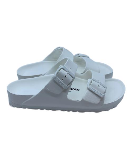BIRKENSTOCK（ビルケンシュトック）BIRKENSTOCK (ビルケンシュトック) ストラップサンダル ホワイト サイズ:25 未使用品の古着・服飾アイテム
