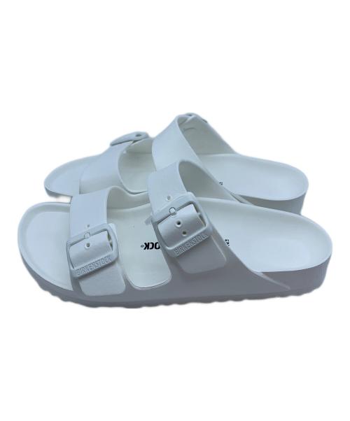 BIRKENSTOCK（ビルケンシュトック）BIRKENSTOCK (ビルケンシュトック) ストラップサンダル ホワイト サイズ:25 未使用品の古着・服飾アイテム