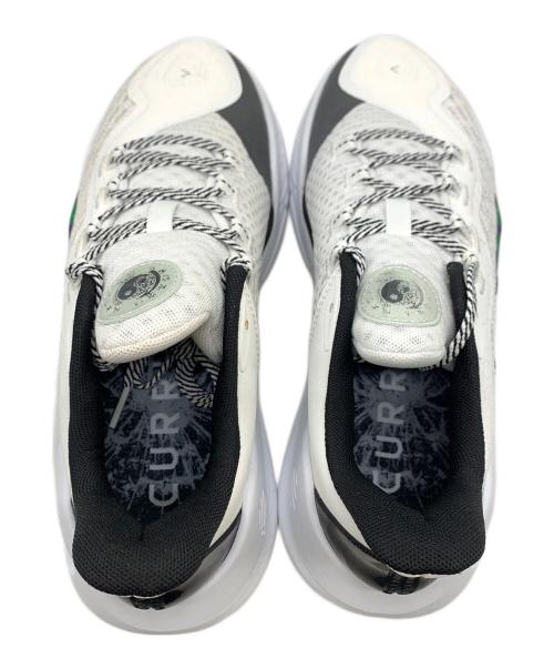 UNDER ARMOUR（アンダーアーマー）UNDER ARMOUR (アンダーアーマー) シューズ ホワイト×ブラック サイズ:26.0の古着・服飾アイテム