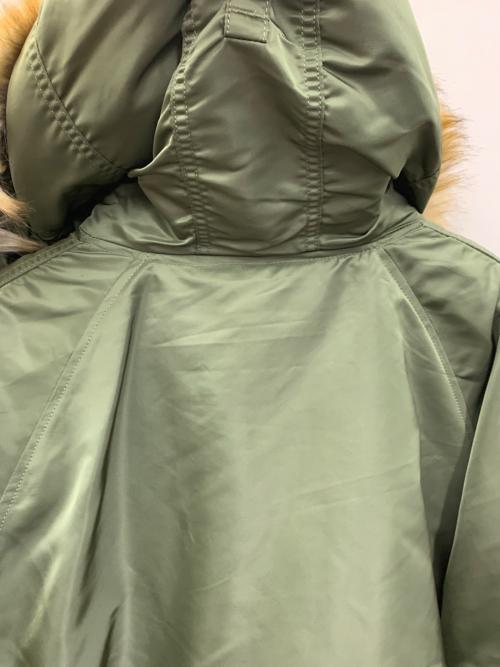 ALPHA INDUSTRIES（アルファインダストリーズ）ALPHA INDUSTRIES (アルファインダストリーズ) ミリタリーコート オリーブ サイズ:Lの古着・服飾アイテム
