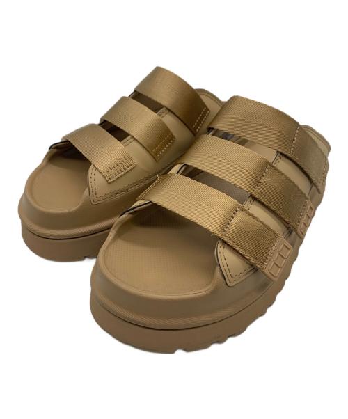 UGG（アグ）UGG (アグ) 厚底サンダル ベージュ サイズ:25の古着・服飾アイテム