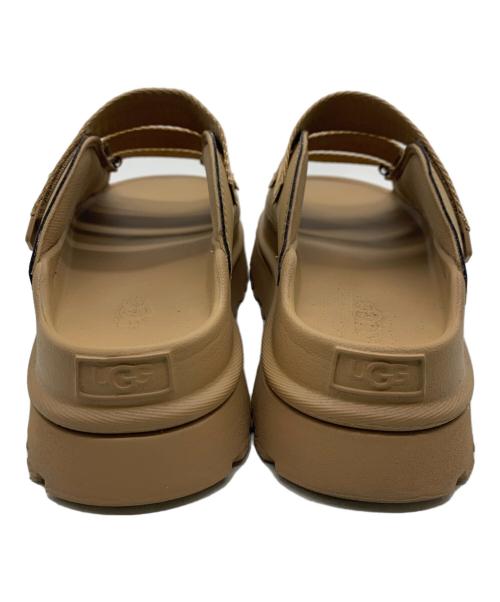 UGG（アグ）UGG (アグ) 厚底サンダル ベージュ サイズ:25の古着・服飾アイテム