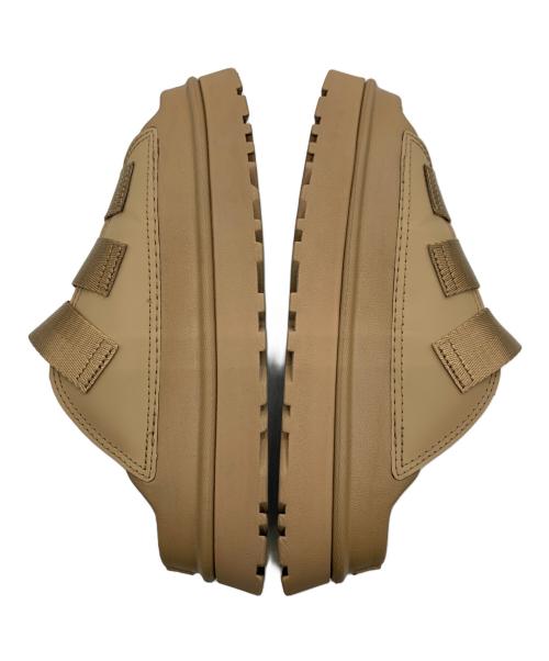 UGG（アグ）UGG (アグ) 厚底サンダル ベージュ サイズ:25の古着・服飾アイテム