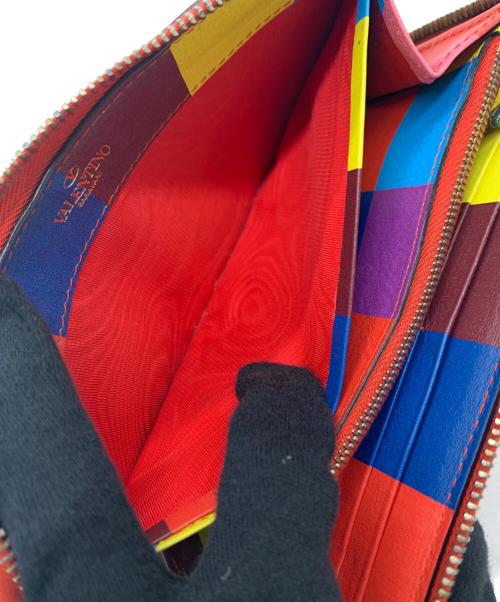 VALENTINO GARAVANI（ヴァレンティノ・ガラヴァーニ）VALENTINO GARAVANI (ヴァレンティノ・ガラヴァーニ) 長財布 マルチカラーの古着・服飾アイテム