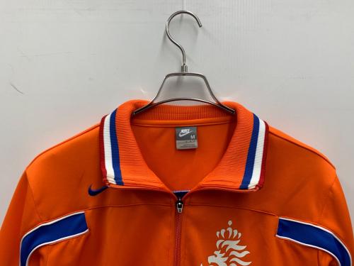 NIKE（ナイキ）NIKE (ナイキ) トラックジャケット オレンジ サイズ:Mの古着・服飾アイテム