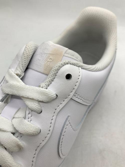 NIKE（ナイキ）NIKE (ナイキ) スニーカー ホワイト サイズ:28 未使用品の古着・服飾アイテム