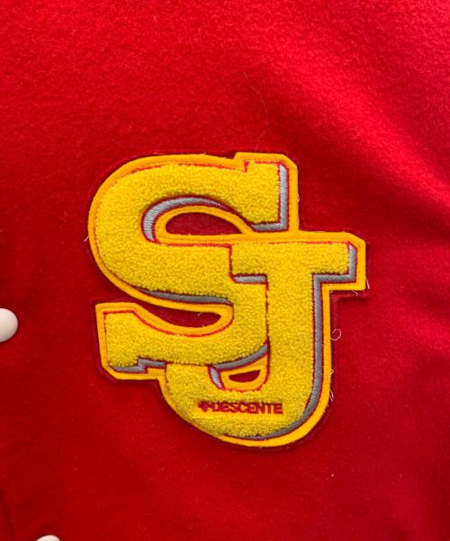 DESCENTE（デサント）DESCENTE (デサント) スタジャン レッド×アイボリーの古着・服飾アイテム