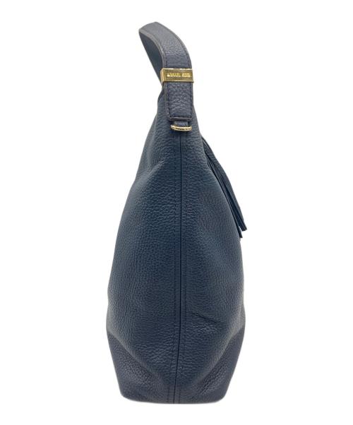 MICHAEL KORS（マイケル・コース）MICHAEL KORS (マイケルコース) レザーショルダーバッグ ネイビーの古着・服飾アイテム