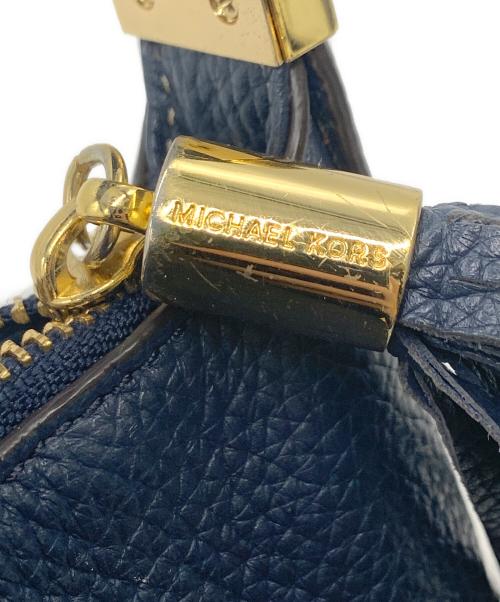 MICHAEL KORS（マイケル・コース）MICHAEL KORS (マイケルコース) レザーショルダーバッグ ネイビーの古着・服飾アイテム