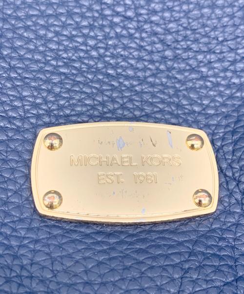 MICHAEL KORS（マイケル・コース）MICHAEL KORS (マイケルコース) レザーショルダーバッグ ネイビーの古着・服飾アイテム