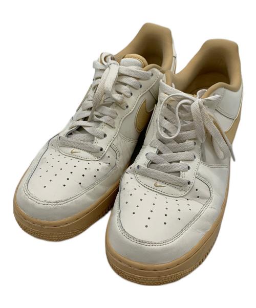 NIKE（ナイキ）NIKE (ナイキ) スニーカー ホワイト×ベージュ サイズ:27.5の古着・服飾アイテム