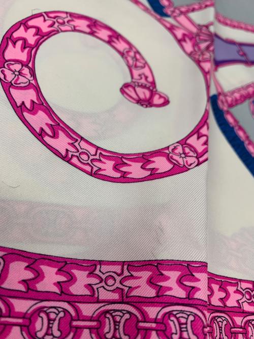 CELINE（セリーヌ）CELINE (セリーヌ) シルクスカーフ ホワイト×ピンクの古着・服飾アイテム