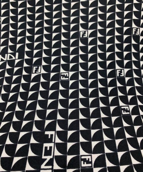 FENDI（フェンディ）FENDI (フェンディ) ノースリーブカットソー ホワイト×ブラック サイズ:44の古着・服飾アイテム