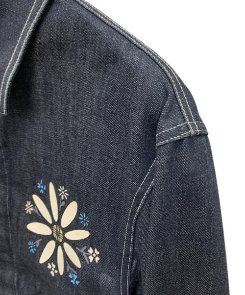 BURBERRY BLACK LABEL（バーバリーブラックレーベル）BURBERRY BLACK LABEL (バーバリーブラックレーベル) 花モチーフデニムジャケット インディゴ サイズ:Mの古着・服飾アイテム
