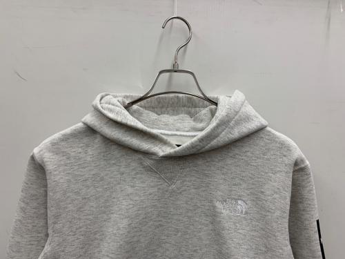 THE NORTH FACE（ザ ノース フェイス）THE NORTH FACE (ザ ノース フェイス) プルオーバーパーカー ライトグレー サイズ:Mの古着・服飾アイテム