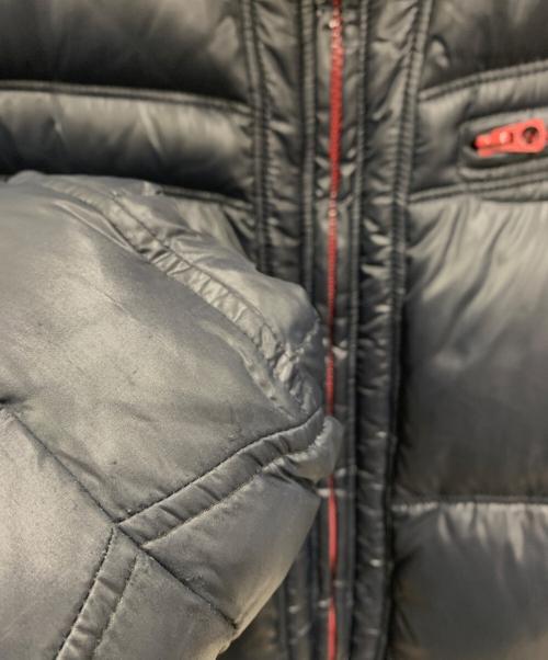 DIESEL（ディーゼル）DIESEL (ディーゼル) ダウンジャケット ブラック×レッド サイズ:Mの古着・服飾アイテム