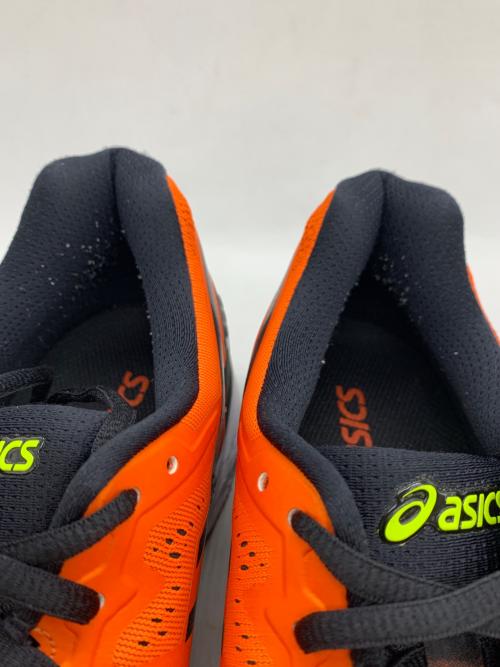 asics（アシックス）asics (アシックス) ランニングシューズ オレンジ×ブラック サイズ:30の古着・服飾アイテム