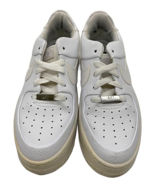 NIKE（ナイキ）NIKE (ナイキ) ローカットスニーカー ホワイト サイズ:24の古着・服飾アイテム