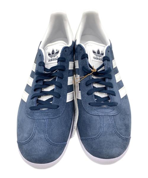 adidas（アディダス）adidas (アディダス) スニーカー ネイビー×ホワイト サイズ:28 未使用品の古着・服飾アイテム