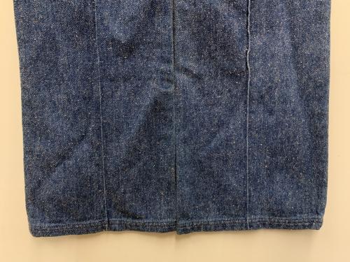 LEVI'S（リーバイス）LEVI'S (リーバイス) フレアデニムパンツ ネイビー サイズ:28 未使用品の古着・服飾アイテム