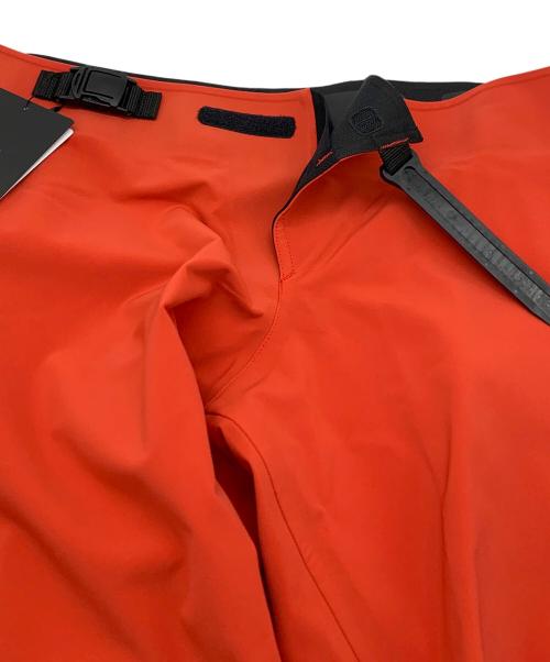 GOLDWIN（ゴールドウイン）GOLDWIN (ゴールドウイン) コンペティション パンツ レッド×ブラック サイズ:3 未使用品の古着・服飾アイテム