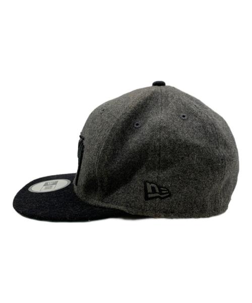 New Era（ニューエラ）New Era (ニューエラ) stussy (ステューシー) キャップ グレー サイズ:7 3/8の古着・服飾アイテム