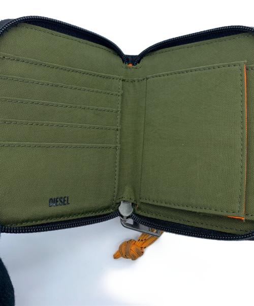 DIESEL（ディーゼル）DIESEL (ディーゼル) 2つ折り財布 カーキ×オレンジの古着・服飾アイテム