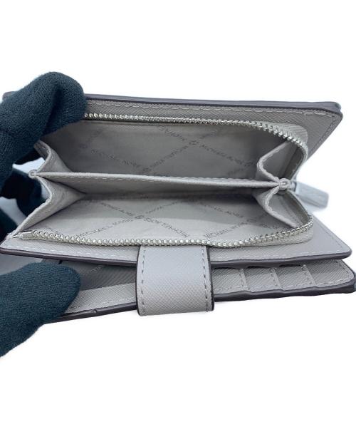 MICHAEL KORS（マイケル・コース）MICHAEL KORS (マイケル・コース) 2つ折り財布 グレーの古着・服飾アイテム