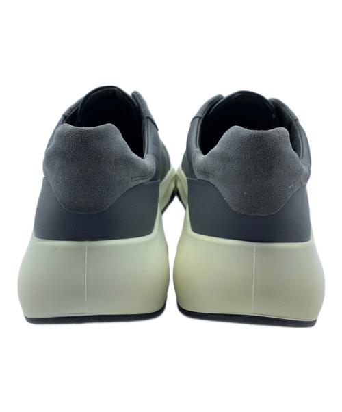 ECCO（エコー）ECCO (エコー) ローカットスニーカー グレー×アイボリー サイズ:27.5 未使用品の古着・服飾アイテム