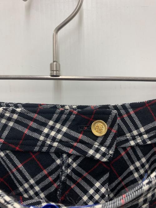 BURBERRY BLUE LABEL（バーバリー ブルー レーベル）BURBERRY BLUE LABEL (バーバリー ブルー レーベル) ミディスカート ホワイト×ブラック サイズ:38の古着・服飾アイテム