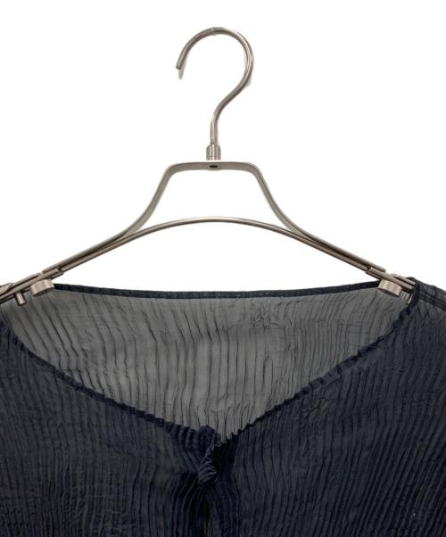 ISSEY MIYAKE（イッセイミヤケ）ISSEY MIYAKE (イッセイミヤケ) シフォンツイストラウンドネックカーディガン ブラック サイズ:2の古着・服飾アイテム