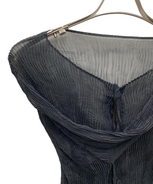 ISSEY MIYAKE（イッセイミヤケ）ISSEY MIYAKE (イッセイミヤケ) シフォンツイストラウンドネックカーディガン ブラック サイズ:2の古着・服飾アイテム