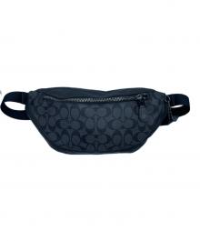 COACH（コーチ）の古着「ボディーバッグ」｜ブラック