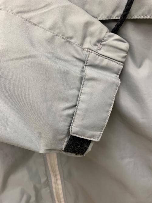 CarHartt（カーハート）CarHartt (カーハート) ナイロンジャケット ライトグレー サイズ:sの古着・服飾アイテム