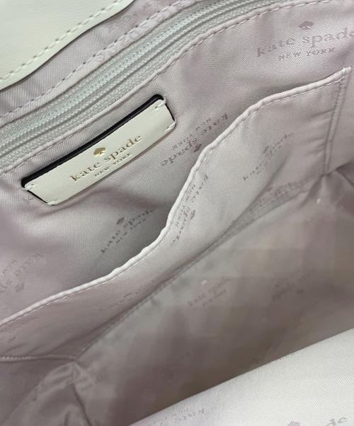Kate Spade（ケイトスペード）Kate Spade (ケイトスペード) ショルダーバッグ　リーガンバケットバッグ アイボリーの古着・服飾アイテム