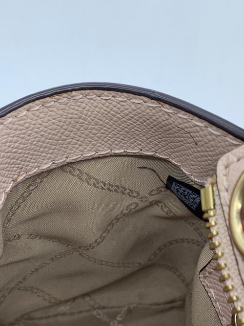 MICHAEL KORS（マイケル・コース）MICHAEL KORS (マイケル・コース) ショルダーバッグ ピンクの古着・服飾アイテム