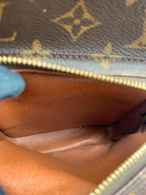 LOUIS VUITTON（ルイ ヴィトン）LOUIS VUITTON (ルイ ヴィトン) ショルダーバッグ ブラウンの古着・服飾アイテム